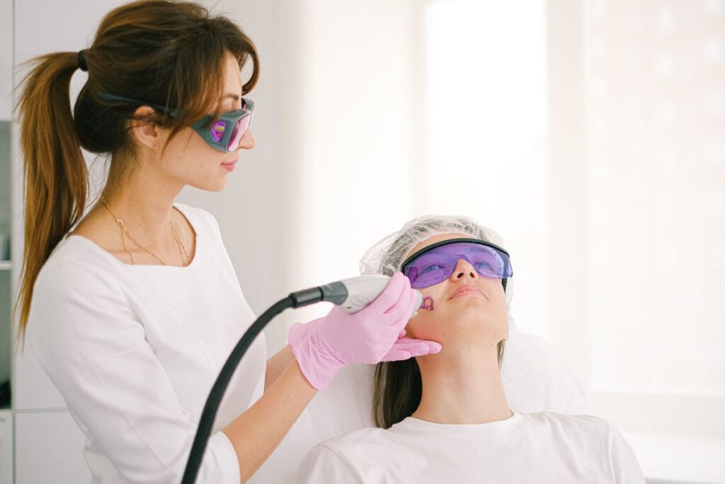 Hình ảnh minh họa: Peel da là gì? - SkinLab by Dr. Thục