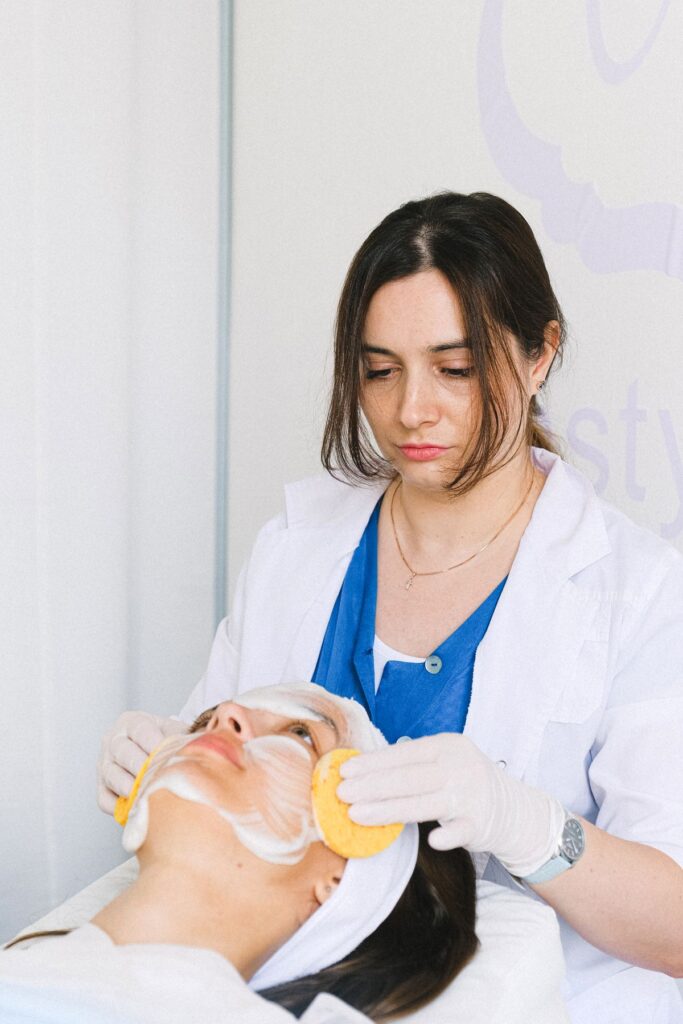Hình ảnh minh họa: Có nên nặn mụn? - SkinLab by Dr. Thục
